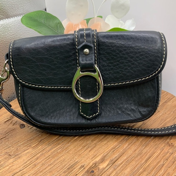 Dooney & Bourke Vintage Black Pebbled Leather Saddle Wristlet - Picture 1 of 9